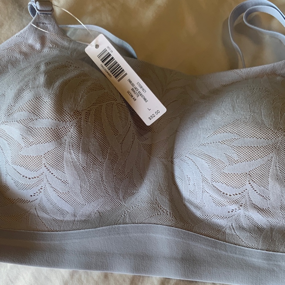 Soma Soft Gray Leaf Pattern Bra